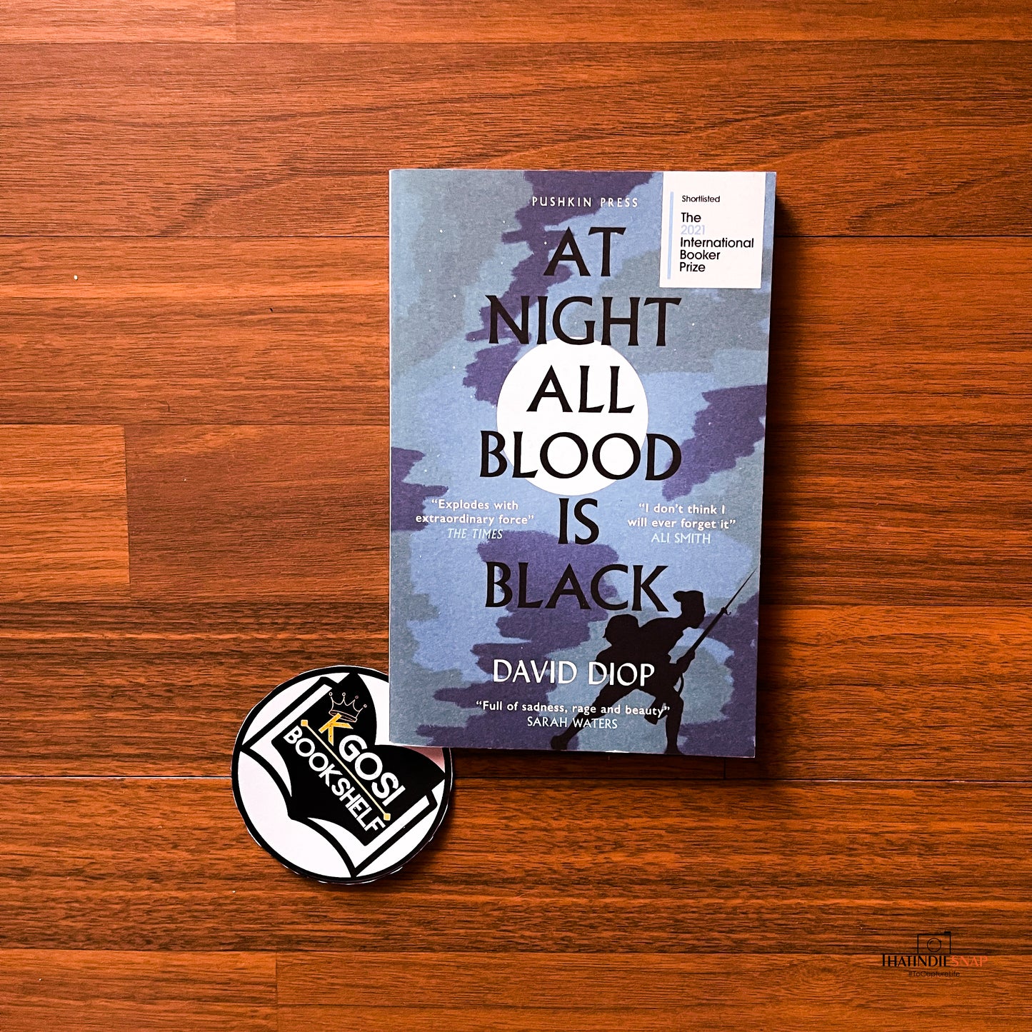 At night all blood is black - David Drop